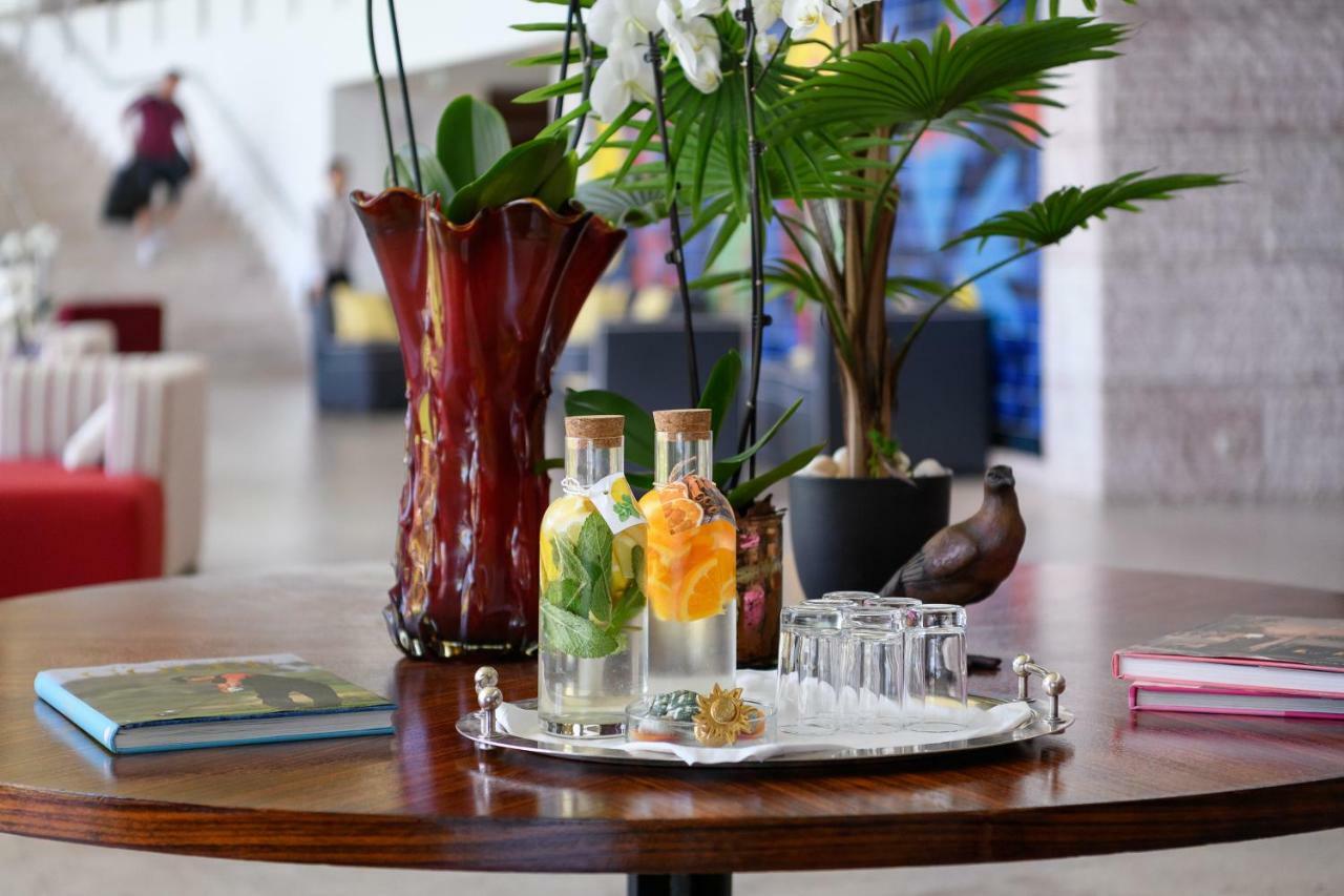 Pestana Vila Sol - Vilamoura Premium Golf Resort Eksteriør bilde A bottle of infused water